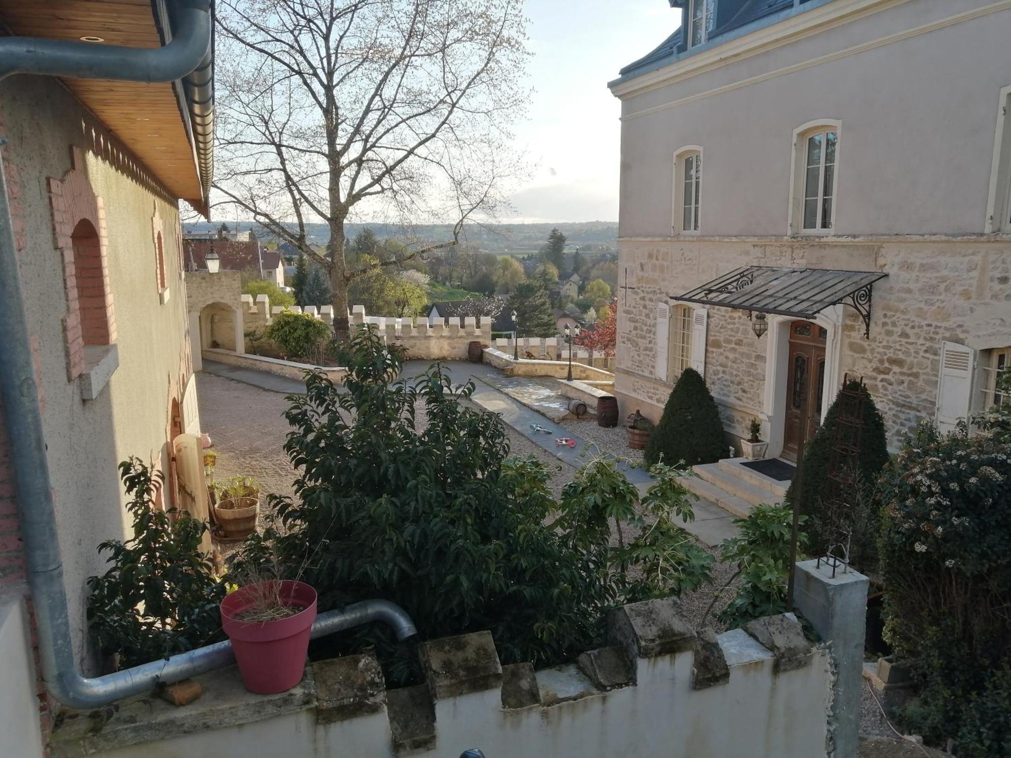 L'Annexe Du Chateau De Saint Genix Exterior photo